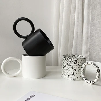 Креативные кружки с большой круглой ручкой, Керамические Персонализированные чашки, Белые, черные Чернила для молока, воды, чая, Кухонная посуда в подарок