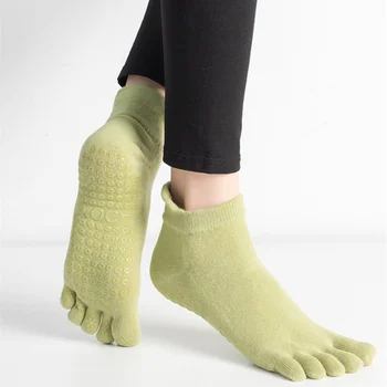 Новые женские носки для йоги Five Fingers, однотонные хлопчатобумажные дышащие женские носки для пилатеса, Силиконовые нескользящие носки для балетных танцев, спортивные носки